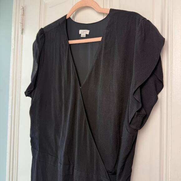 LOFT Romper Dress Womens 14 Black Solid Tie Waist Flutter Sleeve V Neck Shorts - Picture 2 of 8